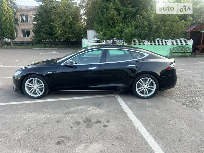 Ліфтбек Tesla Model S 2013 в Дубні фото 17 Ліфтбек Tesla Model S 2013 в Дубні