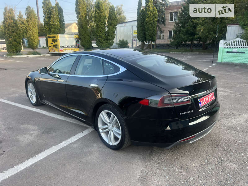 Ліфтбек Tesla Model S 2013 в Дубні фото 23 Ліфтбек Tesla Model S 2013 в Дубні