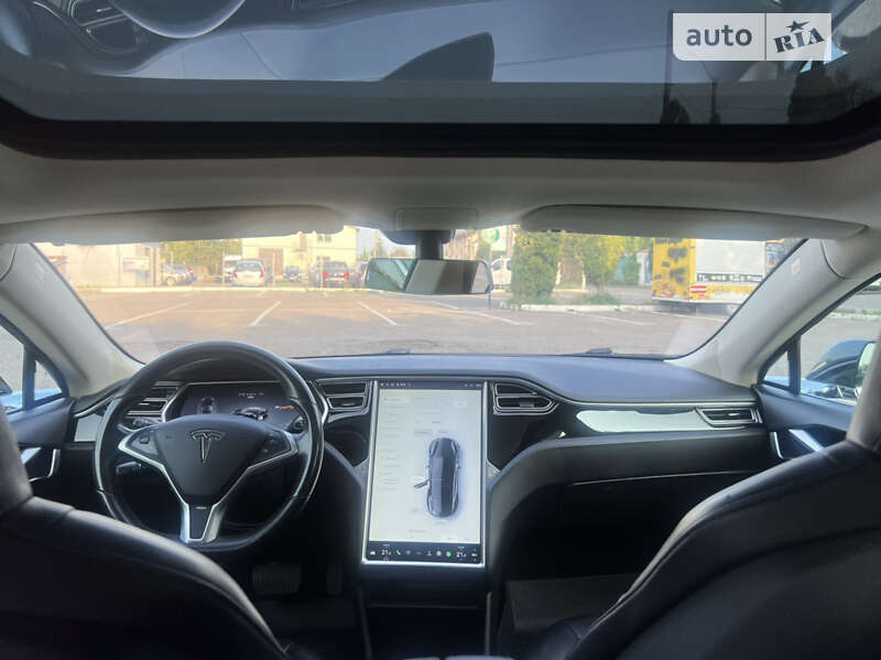Ліфтбек Tesla Model S 2013 в Дубні фото 31 Ліфтбек Tesla Model S 2013 в Дубні