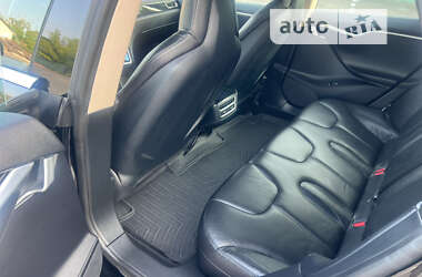 Ліфтбек Tesla Model S 2013 в 