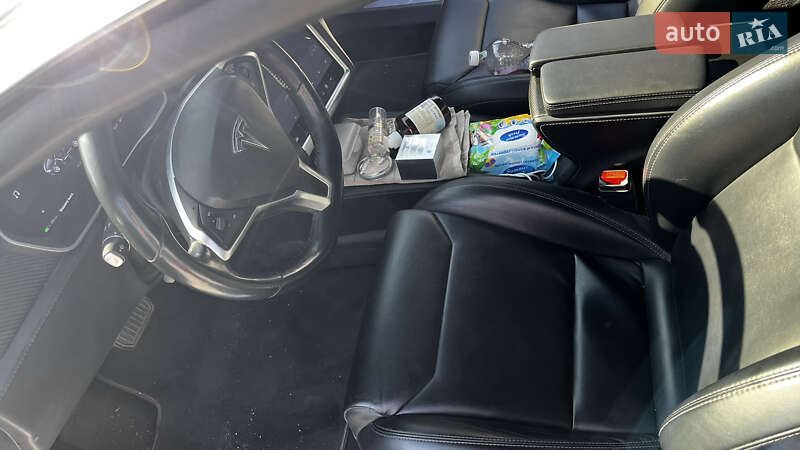 Лифтбек Tesla Model S 2017 в Костополе