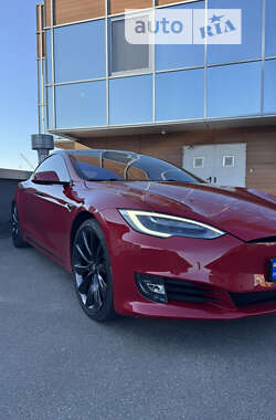 Лифтбек Tesla Model S 2016 в Киеве