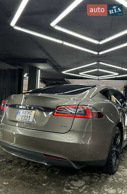 Лифтбек Tesla Model S 2016 в 