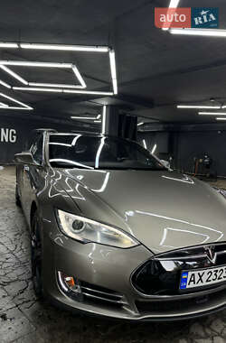Лифтбек Tesla Model S 2016 в 