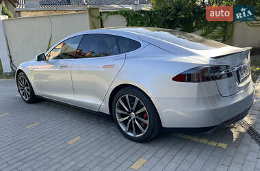 Лифтбек Tesla Model S 2015 в Бродах