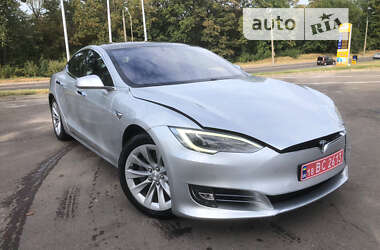 Лифтбек Tesla Model S 2018 в Ровно