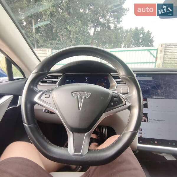 Ліфтбек Tesla Model S 2015 в Києві