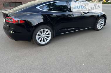 Лифтбек Tesla Model S 2018 в Киеве