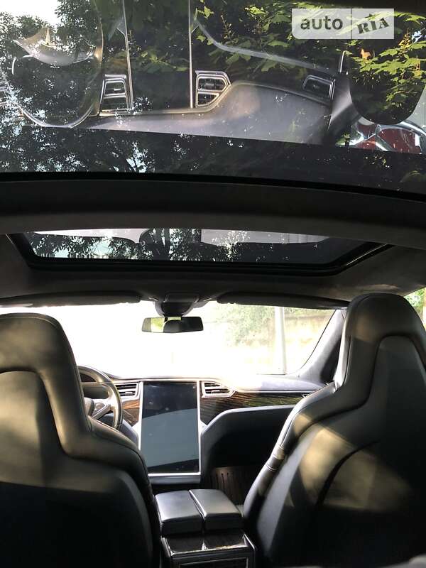 Лифтбек Tesla Model S 2016 в Виннице