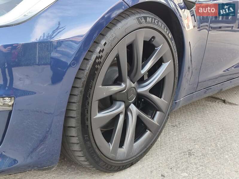 Лифтбек Tesla Model S 2022 в Харькове