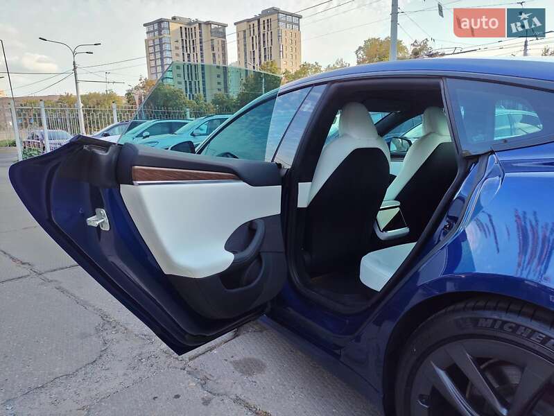 Лифтбек Tesla Model S 2022 в Харькове