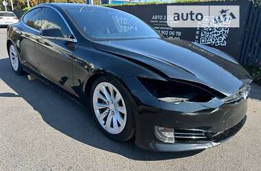 Лифтбек Tesla Model S 2017 в Луцке