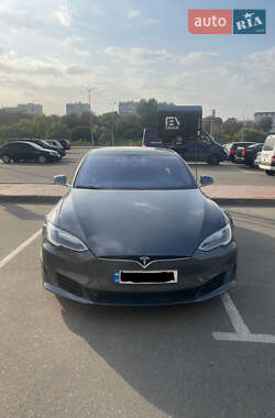 Ліфтбек Tesla Model S 2017 в 