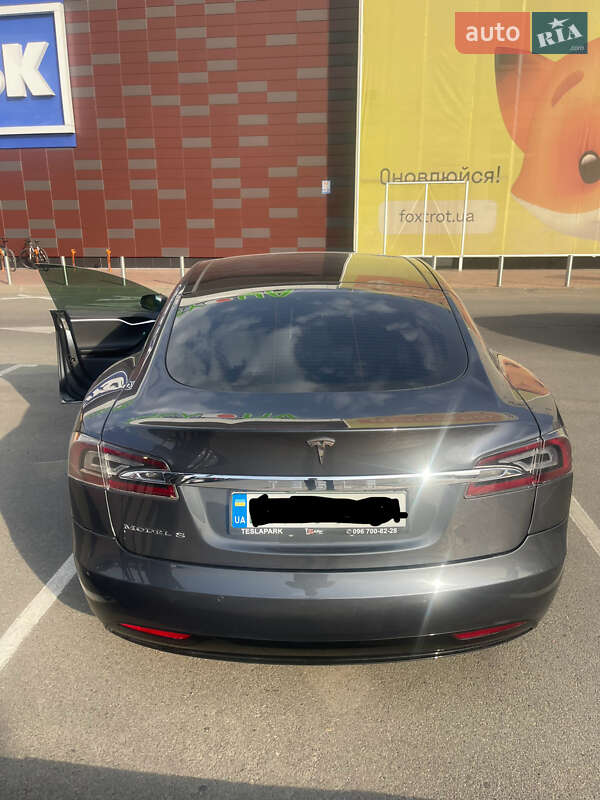 Лифтбек Tesla Model S 2017 в Сумах