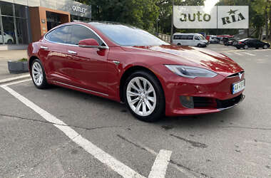 Ліфтбек Tesla Model S 2016 в Києві