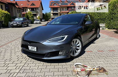 Лифтбек Tesla Model S 2018 в Киеве