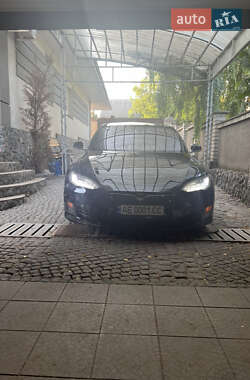 Лифтбек Tesla Model S 2017 в Днепре