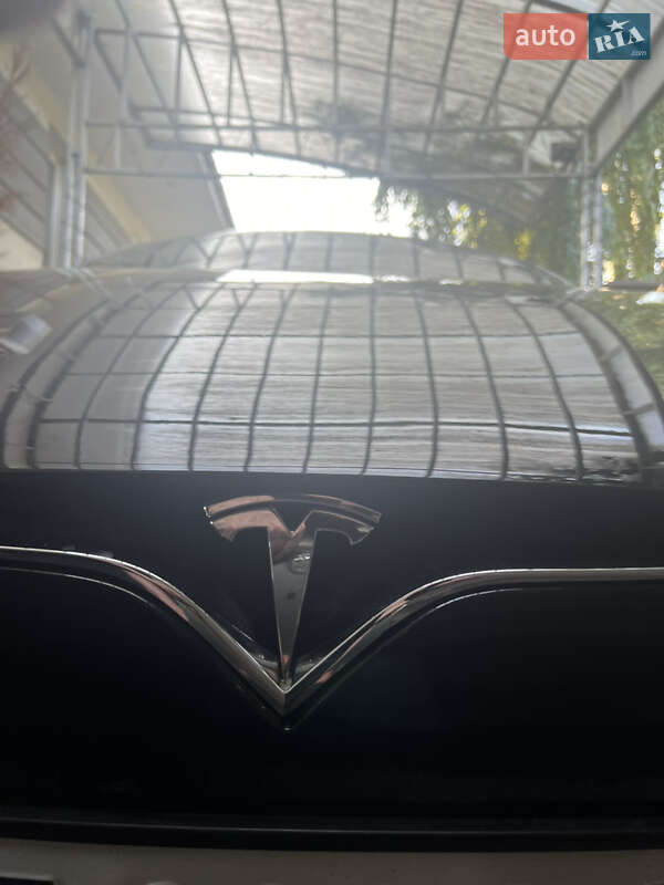Ліфтбек Tesla Model S 2017 в Дніпрі