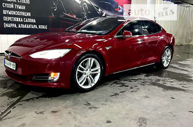 Лифтбек Tesla Model S 2016 в Киеве