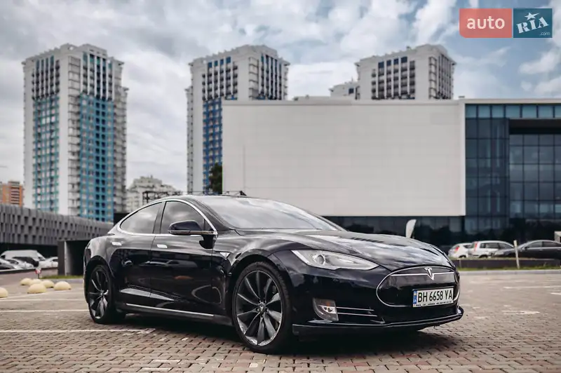 Tesla Model S 2013