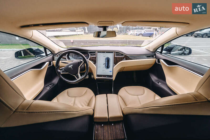 Ліфтбек Tesla Model S 2013 в Одесі
