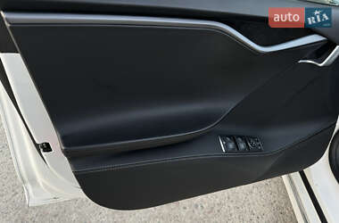 Лифтбек Tesla Model S 2020 в 