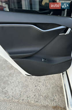 Лифтбек Tesla Model S 2020 в 