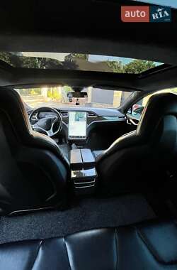 Лифтбек Tesla Model S 2016 в Сарнах