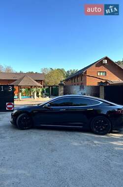 Лифтбек Tesla Model S 2016 в Сарнах