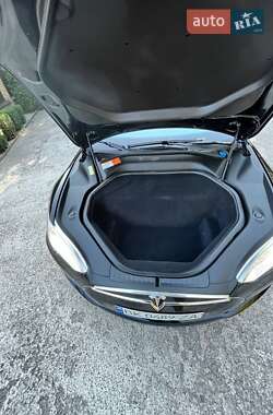Лифтбек Tesla Model S 2016 в Сарнах