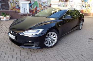 Ліфтбек Tesla Model S 2017 в Дніпрі