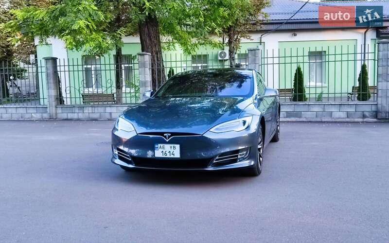 Tesla Model S 2017