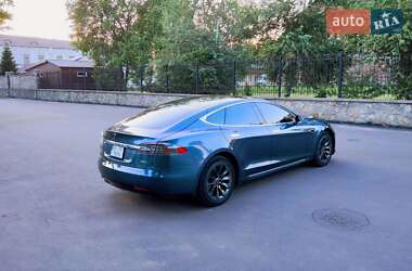 Лифтбек Tesla Model S 2017 в 