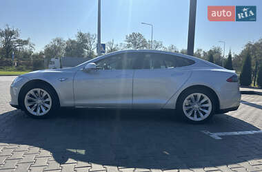Ліфтбек Tesla Model S 2013 в Стрию