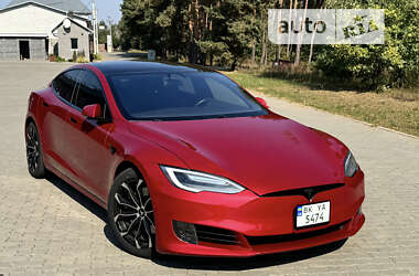 Ліфтбек Tesla Model S 2017 в Костопілі