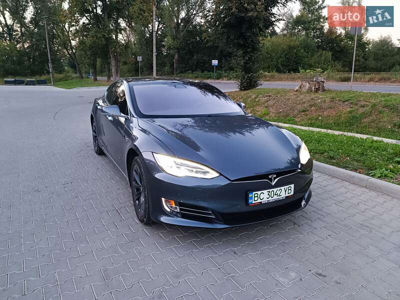 Ліфтбек Tesla Model S 2019 в Трускавці