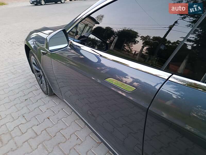 Ліфтбек Tesla Model S 2019 в Трускавці
