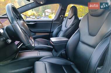 Лифтбек Tesla Model S 2019 в Трускавце