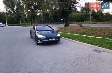 Лифтбек Tesla Model S 2019 в Трускавце
