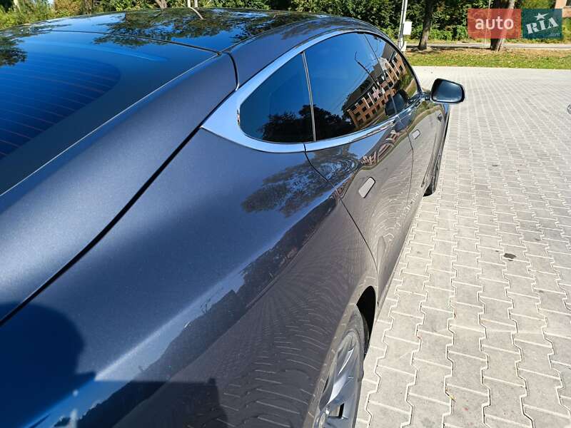 Ліфтбек Tesla Model S 2019 в Трускавці
