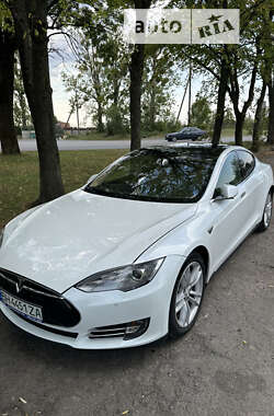 Лифтбек Tesla Model S 2014 в Виннице