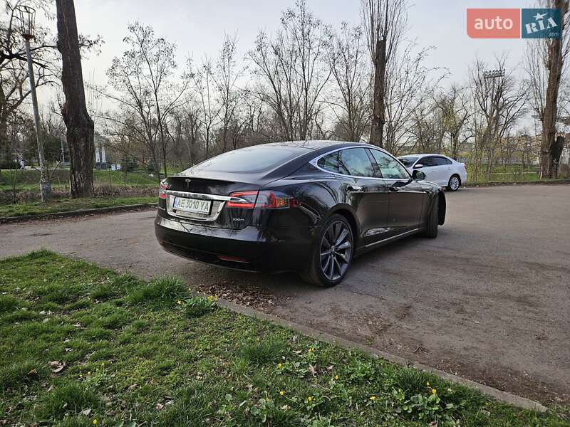 Лифтбек Tesla Model S 2017 в Кривом Роге