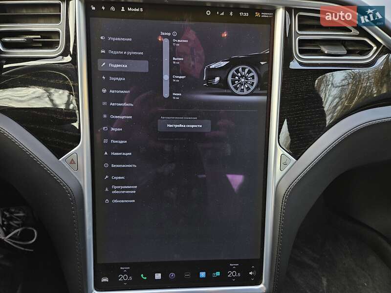 Лифтбек Tesla Model S 2017 в Кривом Роге