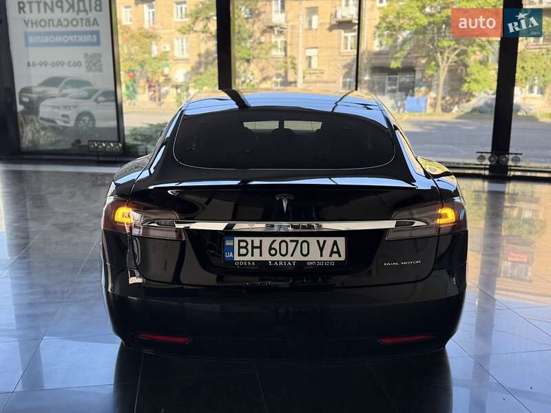 Лифтбек Tesla Model S 2020 в Одессе