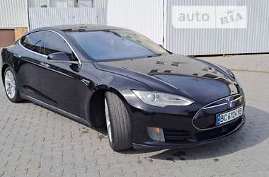 Лифтбек Tesla Model S 2016 в Львове