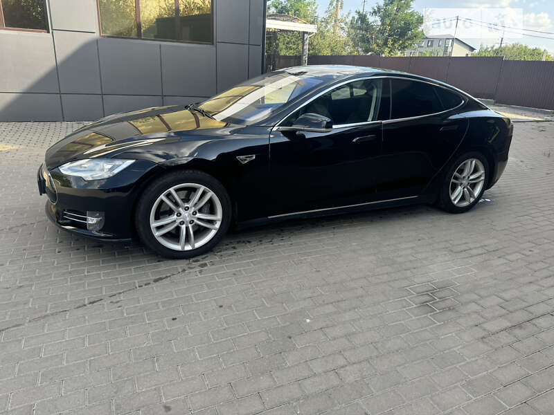 Лифтбек Tesla Model S 2014 в Ровно