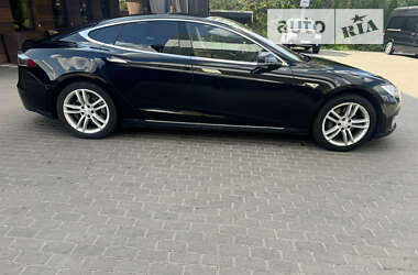 Ліфтбек Tesla Model S 2014 в Рівному фото Ліфтбек Tesla Model S 2014 в Рівному