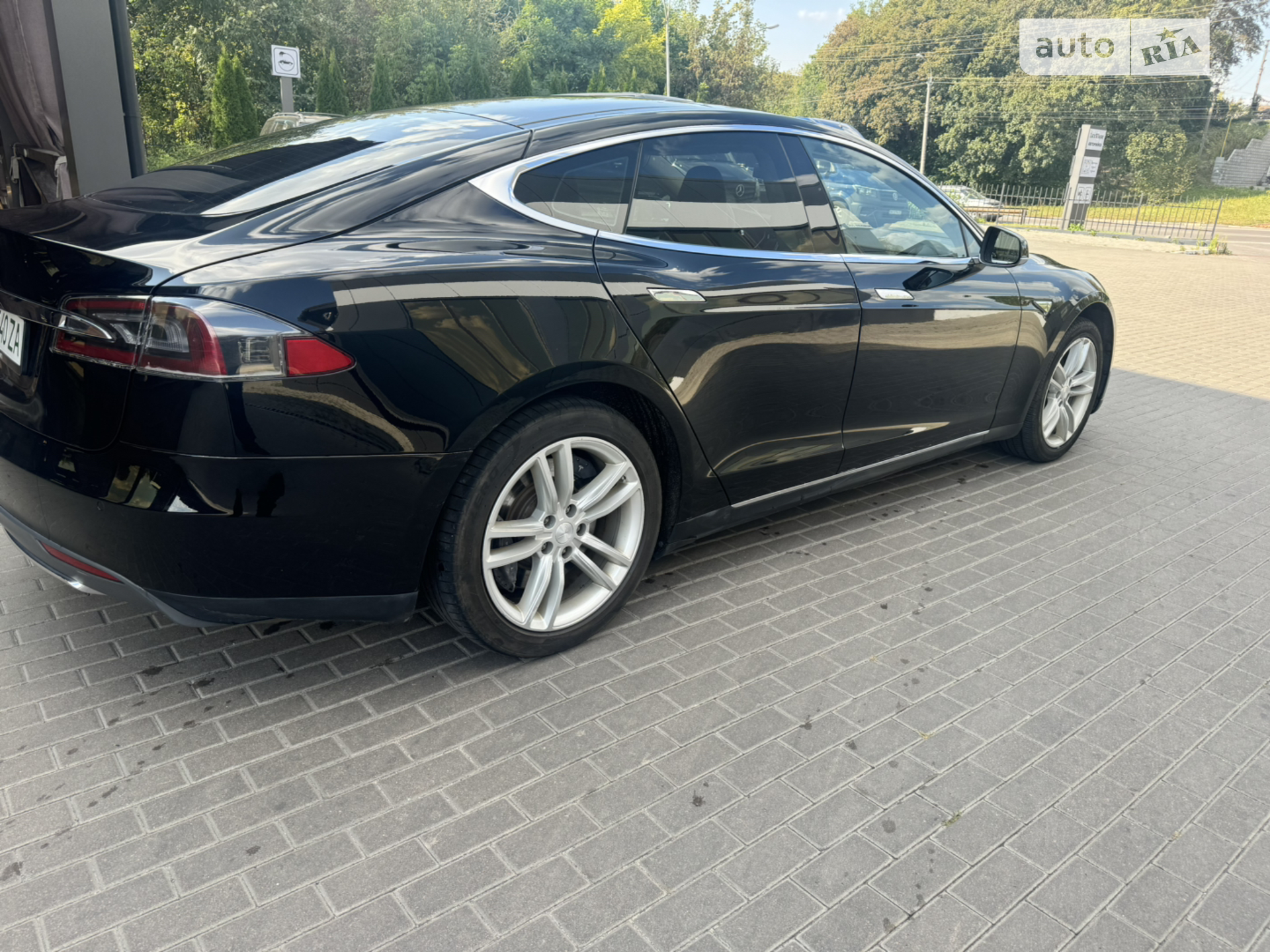 2014 Tesla Model S - мініатюра 10