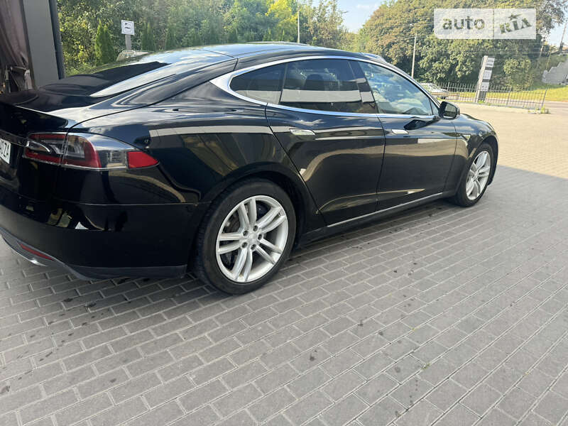 Лифтбек Tesla Model S 2014 в Ровно