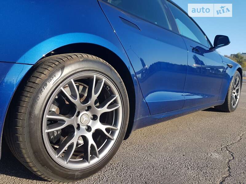 Лифтбек Tesla Model S 2022 в Харькове